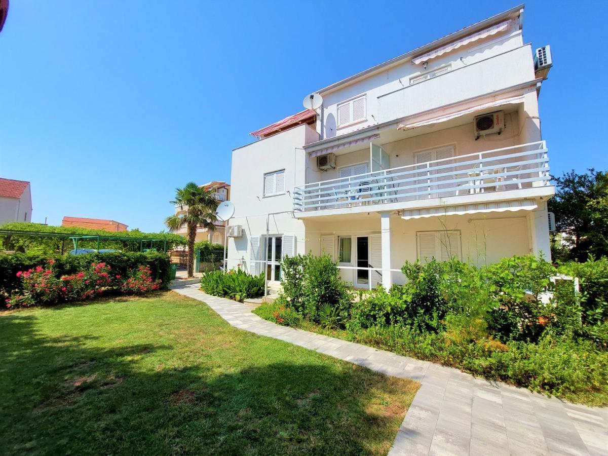 Apartments Neva & Neva Beach House Srima Ngoại thất bức ảnh